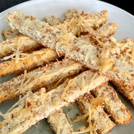 PALITOS DE AJONJOLÍ, COCO Y QUESO PARMESANO ¡GLUTEN FREE!