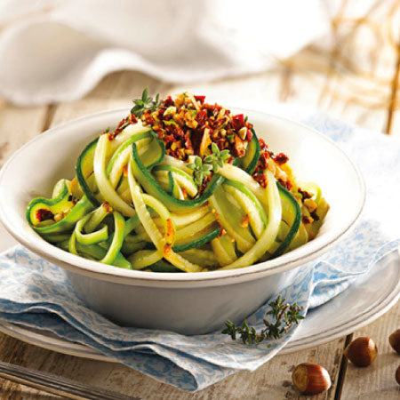 TALLARINES DE ZUCCHINI AL PESTO ROJO