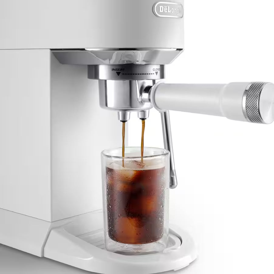 Cafetera Dedica Duo Cold Brew Blanca EC890.WI DELONGHI