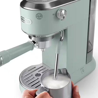 Cafetera Dedica Duo Cold Brew Verde EC890.GR DELONGHI