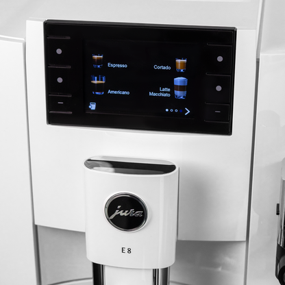 Cafetera Superautomática White E8 Piano 15710 + Vaso JURA