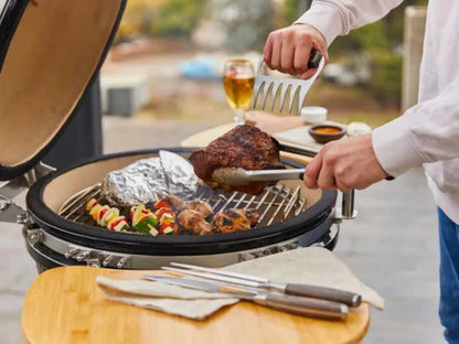 Combo Parrilla Kamado Tokio Negro 22" + Set Estuche Accesorios Parrillero FDV