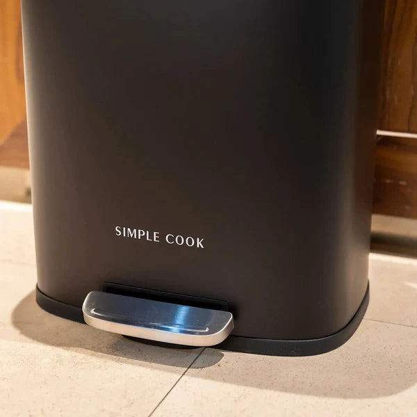 Basurero 30L con Pedal Negro Mate SIMPLECOOK