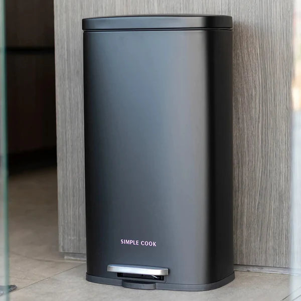 Basurero 30L con Pedal Negro Mate SIMPLECOOK