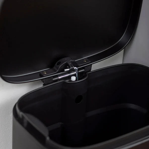Basurero 30L con Pedal Negro Mate SIMPLECOOK
