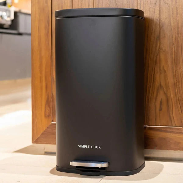 Basurero 30L con Pedal Negro Mate SIMPLECOOK