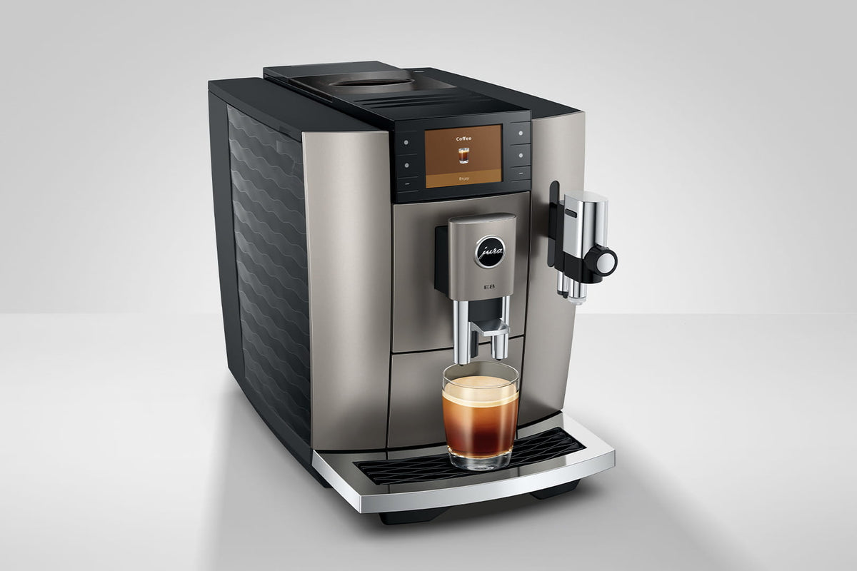 Cafetera Superautomática E8 Midnight Silver 15712 + Refrigerador de Leche Black 1.0LT JURA