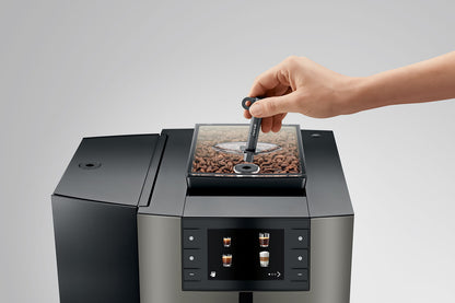 Cafetera Superautomática X10 Dark Inox 15708 + Recipiente de Leche 0.5LT JURA